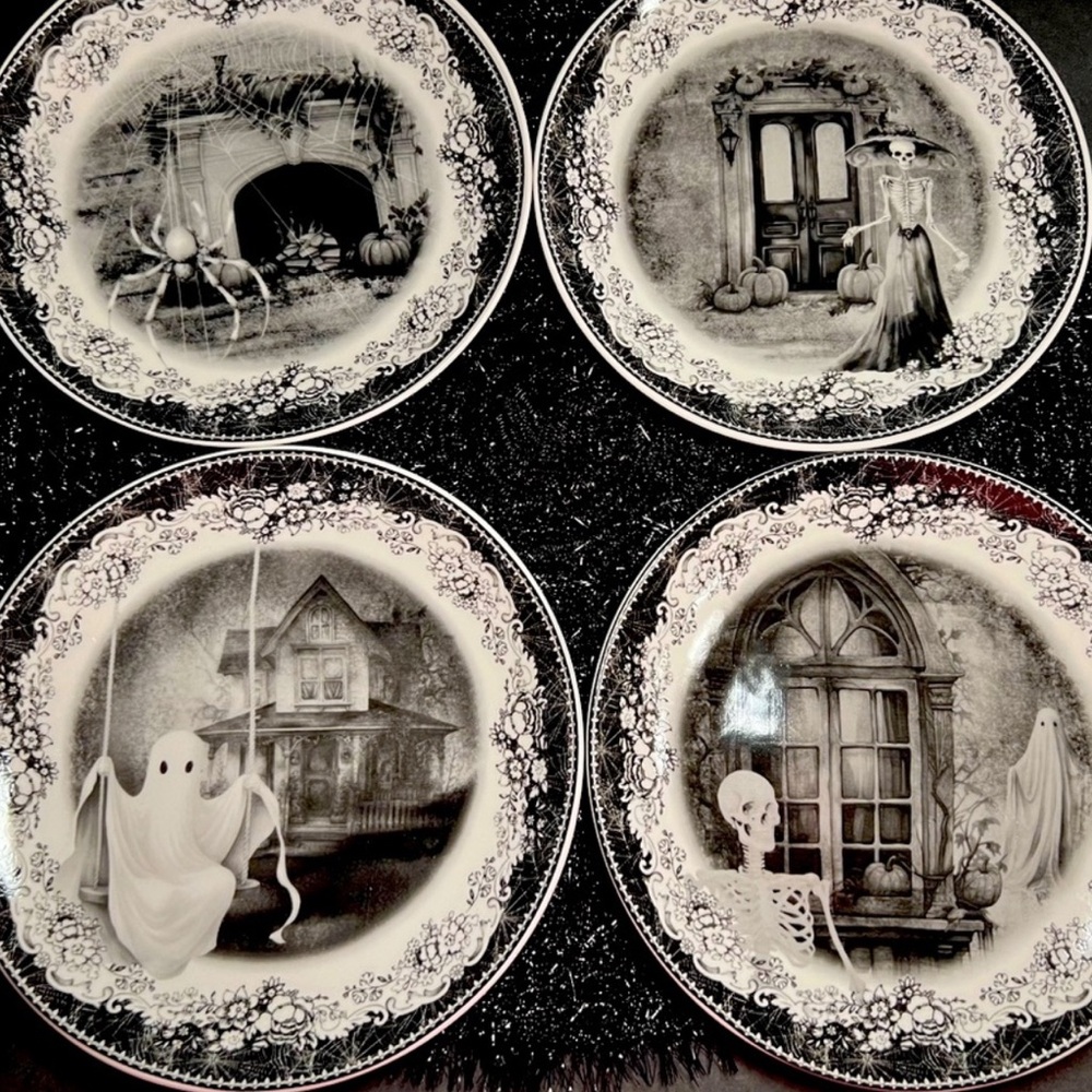Set of 4 Halloween Spooky House Fine Dining Plates Gothic Skeletons Ghost Spider